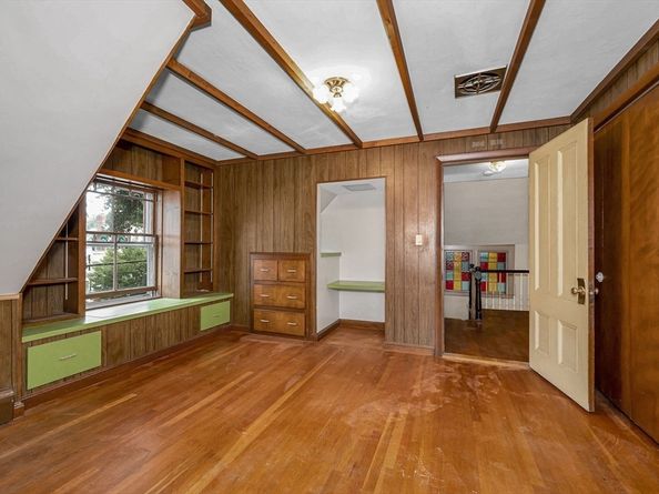 82 Lincoln Ave, Saugus MA 01906