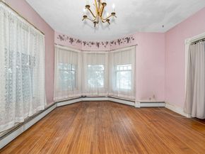 82 Lincoln Ave, Saugus MA 01906