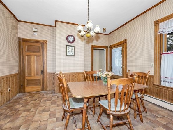 82 Lincoln Ave, Saugus MA 01906
