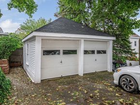 82 Lincoln Ave, Saugus MA 01906