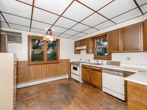 82 Lincoln Ave, Saugus MA 01906