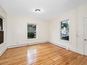 82 Lincoln Ave, Saugus MA 01906