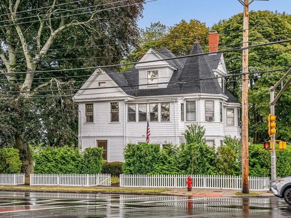 82 Lincoln Ave, Saugus MA 01906