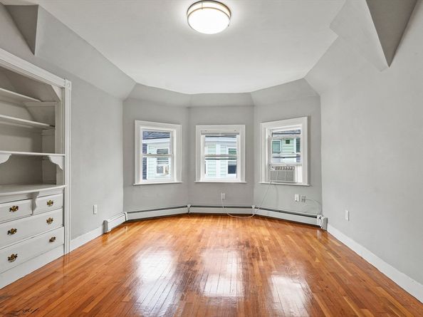 8 Marbury Terrace 3, Boston MA 02130