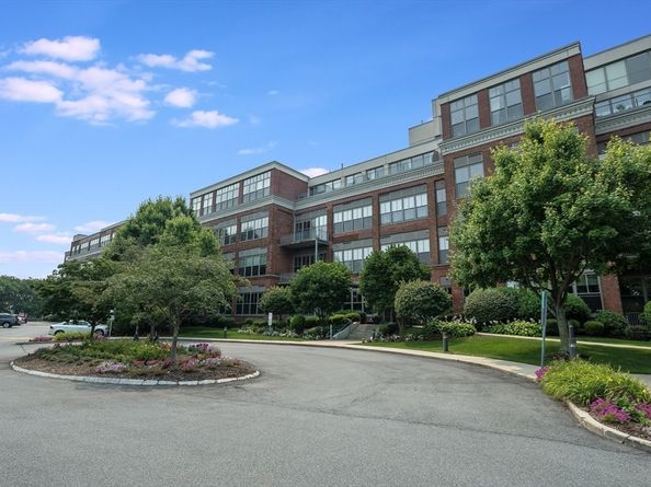 156 Porter St 340, Boston MA 02128