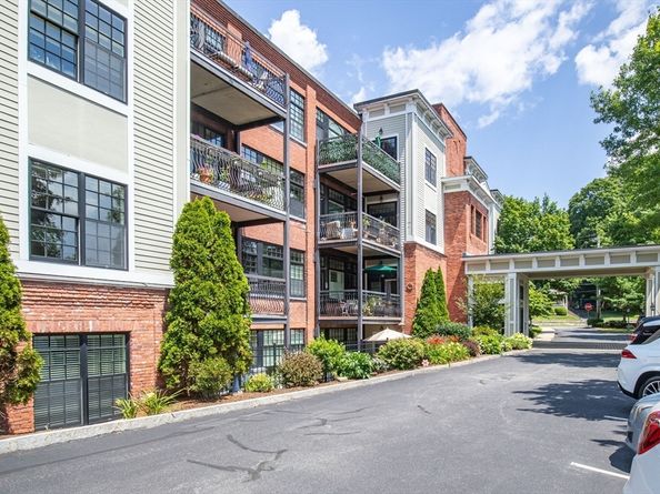 58 North Main Street 304, Natick MA 01760