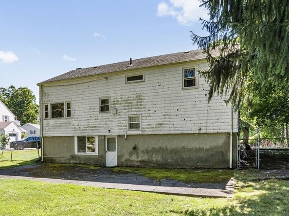 14 Mallard Way, Waltham MA 02452