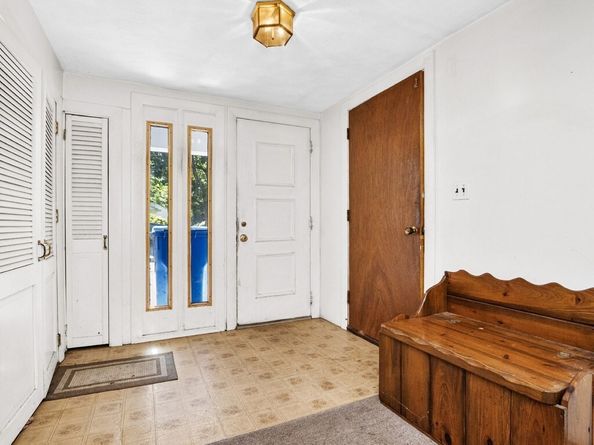 14 Mallard Way, Waltham MA 02452