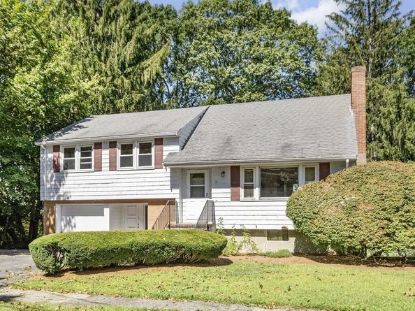 14 Mallard Way, Waltham MA 02452