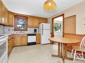 14 Mallard Way, Waltham MA 02452