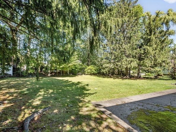 14 Mallard Way, Waltham MA 02452