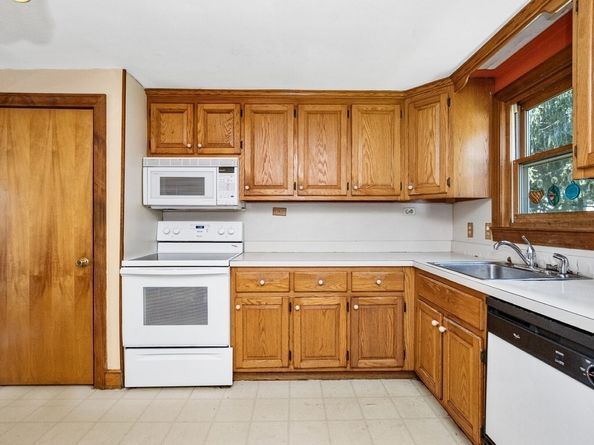 14 Mallard Way, Waltham MA 02452