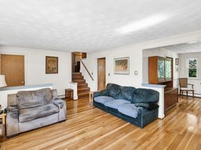 14 Mallard Way, Waltham MA 02452