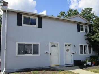 10 Lewis Farm Rd