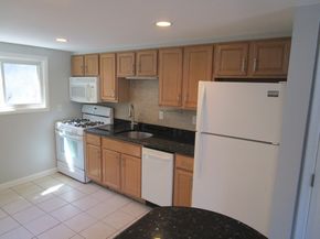 10 Lewis Farm Rd 10, Dedham MA 02026