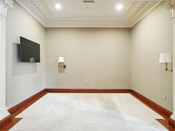63 Commonwealth Ave 3, Boston MA 02116
