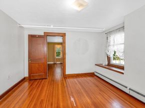 143 Leamy St, Gardner MA 01440
