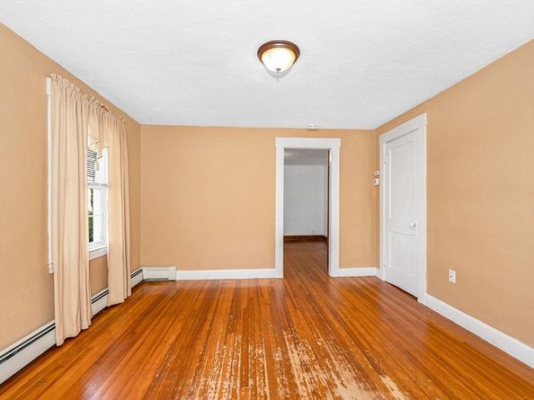143 Leamy St, Gardner MA 01440