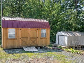 143 Leamy St, Gardner MA 01440