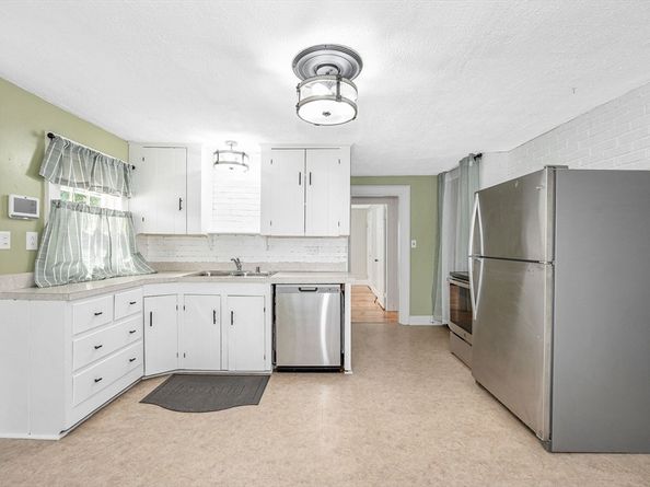 143 Leamy St, Gardner MA 01440