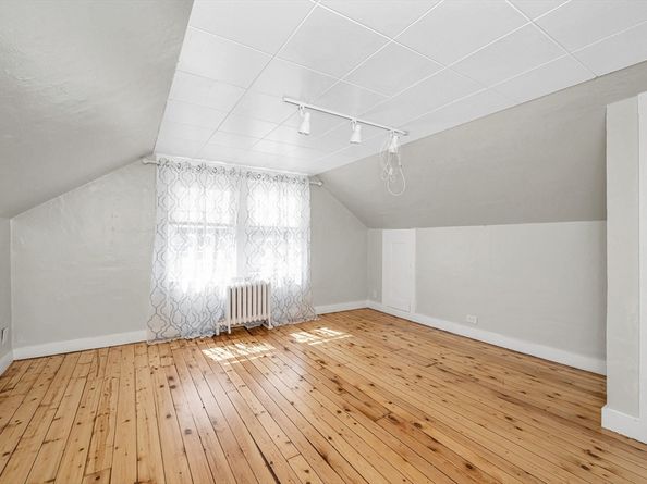 143 Leamy St, Gardner MA 01440