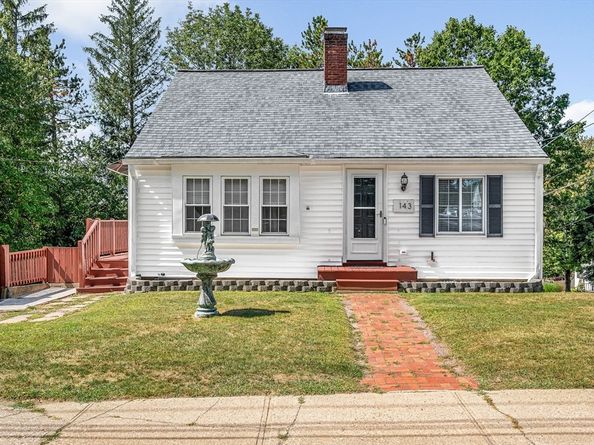 143 Leamy St, Gardner MA 01440