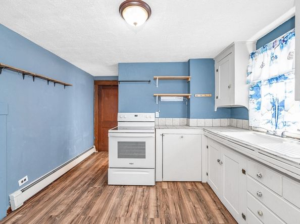 143 Leamy St, Gardner MA 01440