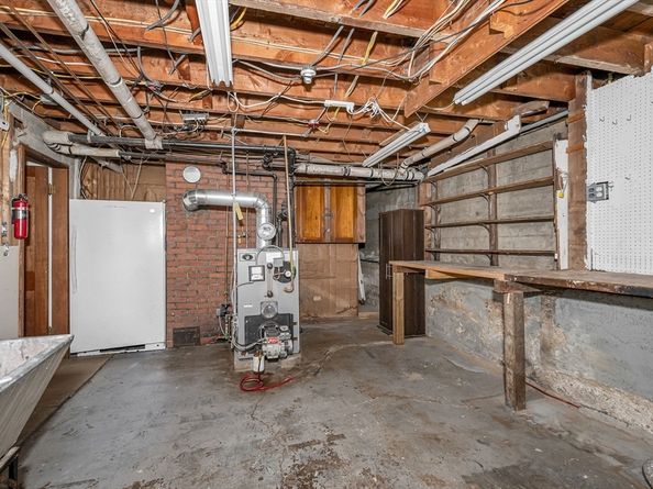 143 Leamy St, Gardner MA 01440