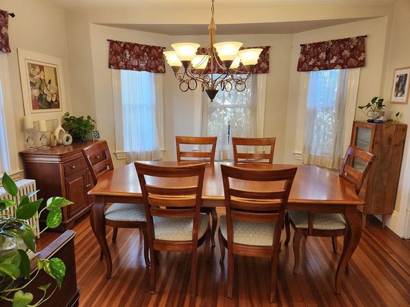 61 Broadway, Newton MA 02460