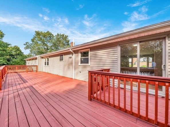 57 Leroy St, Fitchburg MA 01420