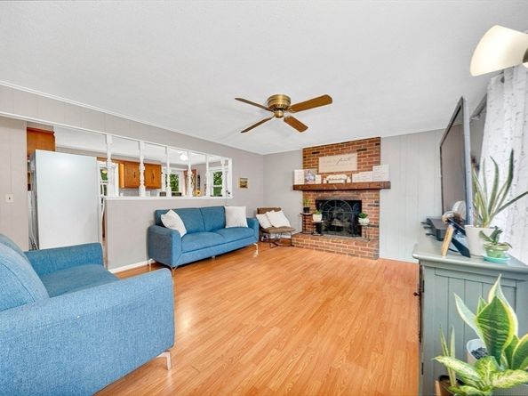 57 Leroy St, Fitchburg MA 01420