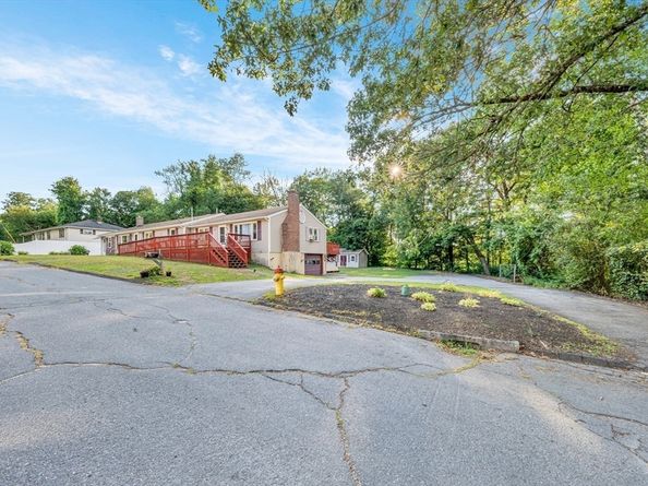 57 Leroy St, Fitchburg MA 01420