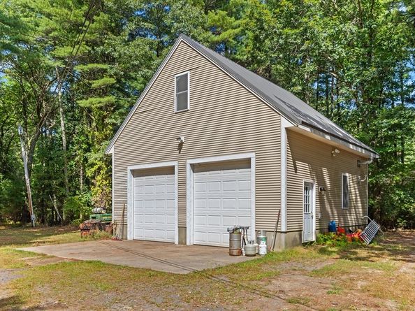 6 Bryant Circle, Middleboro MA 02346