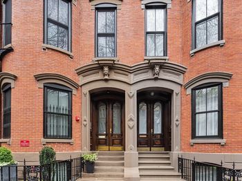 8 Rutland Sq