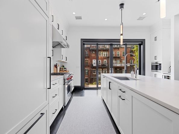 8 Rutland Sq 2, Boston MA 02118