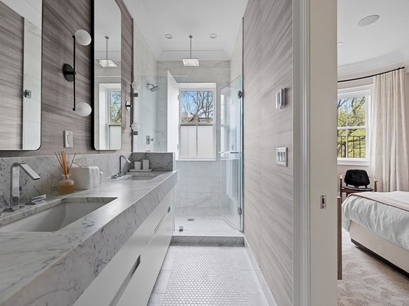 8 Rutland Sq 2, Boston MA 02118