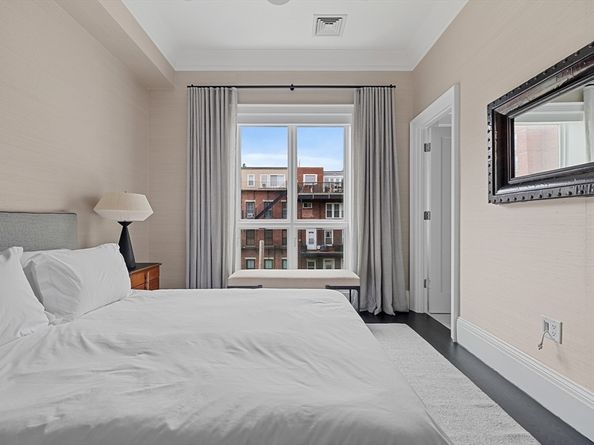 8 Rutland Sq 2, Boston MA 02118
