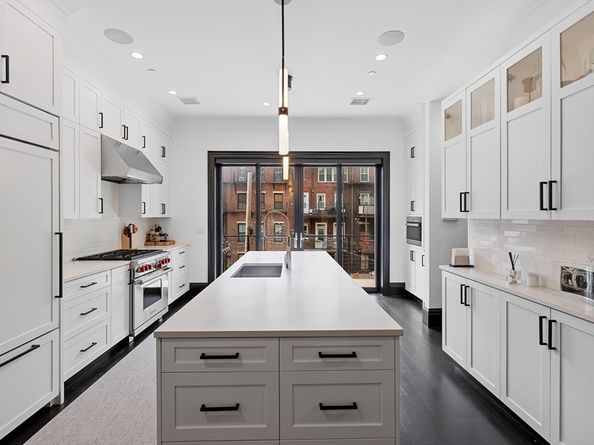 8 Rutland Sq 2, Boston MA 02118
