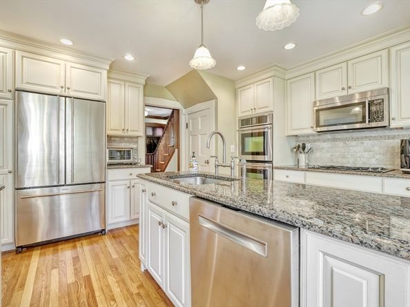 67 Lovell Rd, Melrose MA 02176