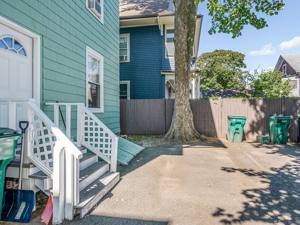 38 Cherry St 1, Lynn MA 01902