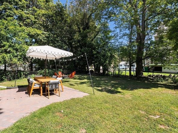 7 Anna Rd, Woburn MA 01801