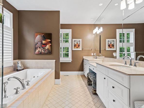 16 Davis Brook Drive 16, Natick MA 01760