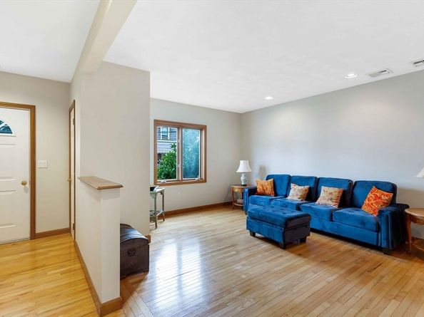 23 Waverly Pl 23, Melrose MA 02176