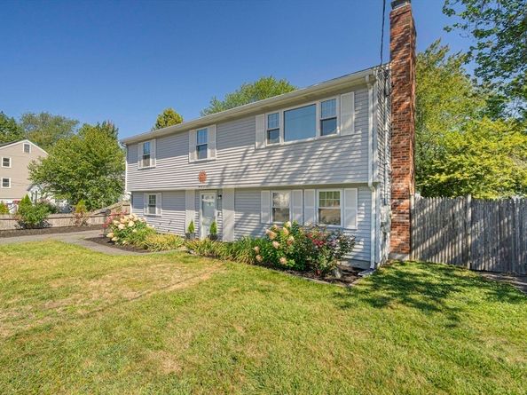 27 Plant Rd, Waltham MA 02451