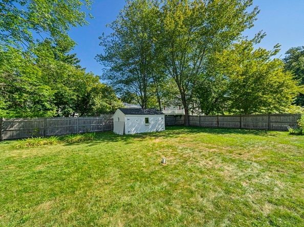 27 Plant Rd, Waltham MA 02451