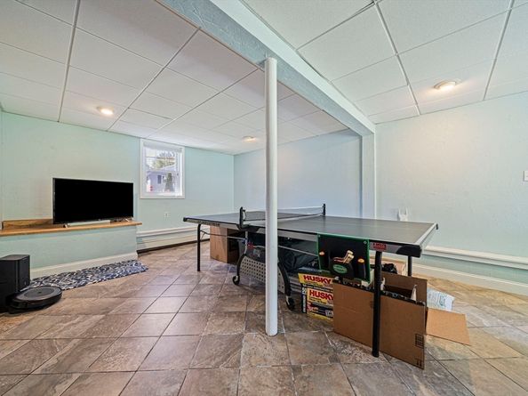 27 Plant Rd, Waltham MA 02451