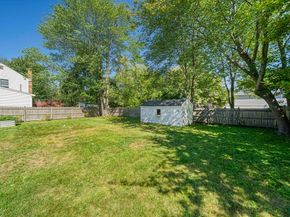 27 Plant Rd, Waltham MA 02451
