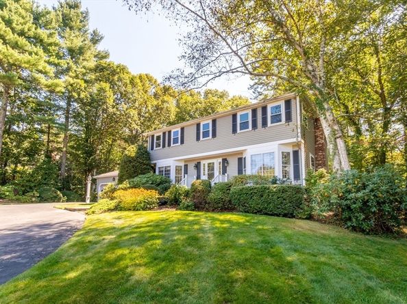 14 Onondaga Ln, Medfield MA 02052