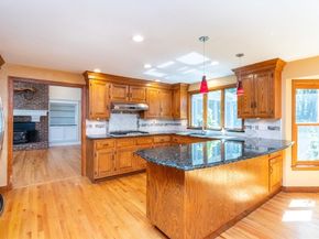 14 Onondaga Ln, Medfield MA 02052