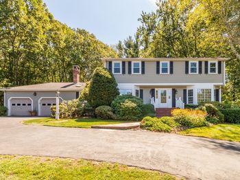 14 Onondaga Ln